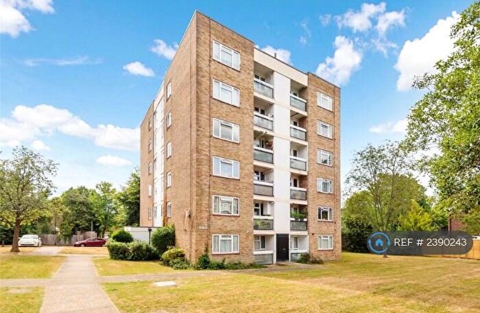 2 Bedroom Flat To Rent In Woodcote Road, Wallington, SM6