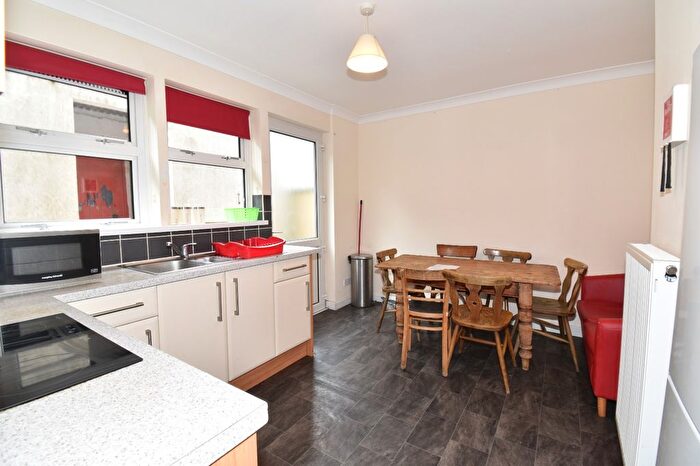 4 Bedroom Semi-detached House To Rent In Greenwood Crescent, Penryn, TR10