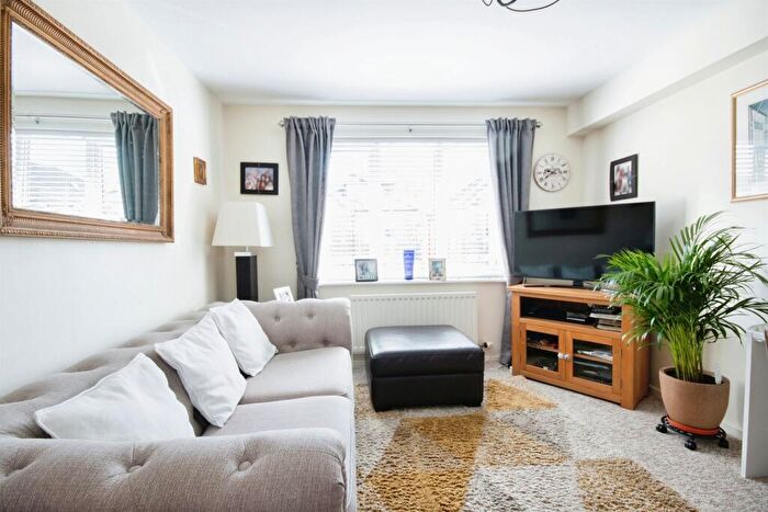 2 Bedroom Flat For Sale In Hamilton Road, Bournemouth, BH1