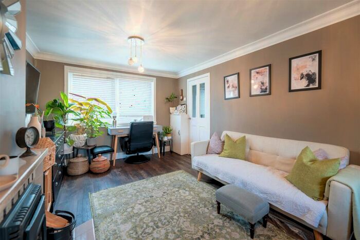 2 Bedroom End Of Terrace House For Sale In Isla Road, Luncarty, Perth, PH1