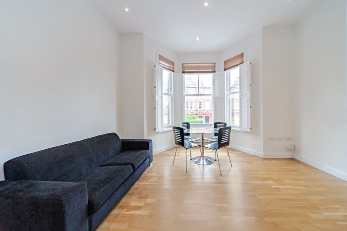 2 Bedroom Flat To Rent In London, NW6