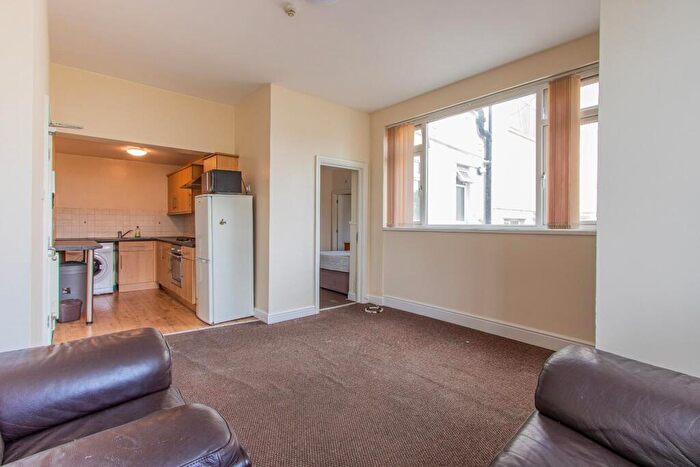 2 Bedroom Private Halls To Rent In Newport Road, Roath, CF24