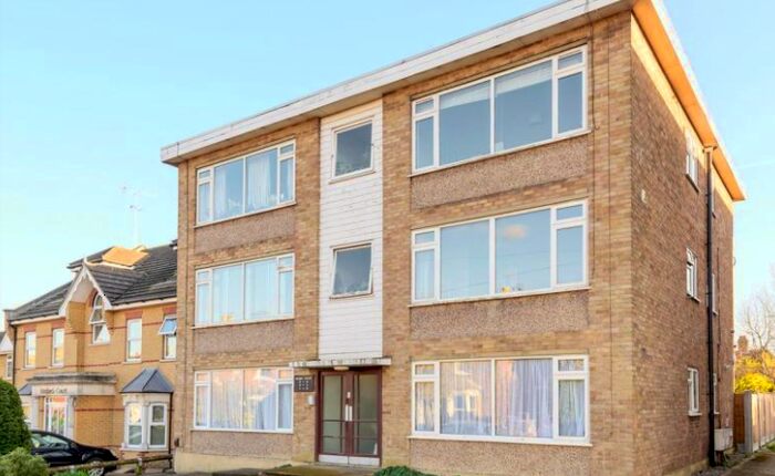 2 Bedroom Flat To Rent In Derby Road, London, E18