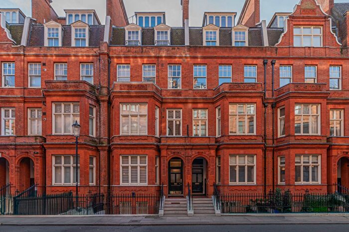2 Bedroom Flat For Sale In Hans Road, Knightsbridge, London, United Kingdom, Knightsbridge, SW3