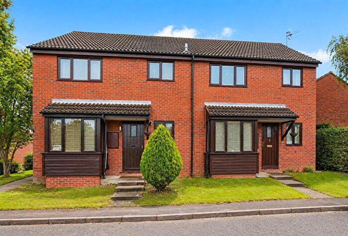1 Bedroom Terraced House For Sale In Fox Close, Elstree, WD6