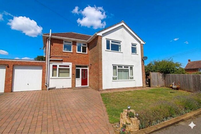 4 Bedroom Link Detached House For Sale In Hill View, Sherington, Newport Pagnell, MK16