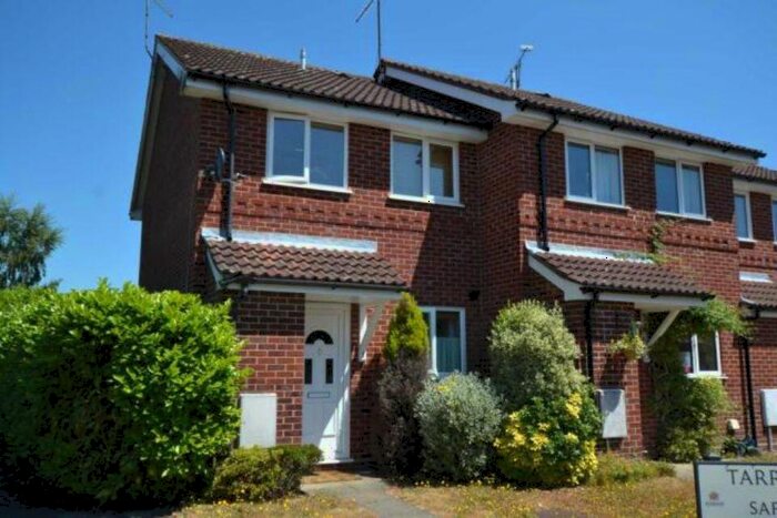 2 Bedroom End Of Terrace House To Rent In Tarragon Close, Farnborough, GU14
