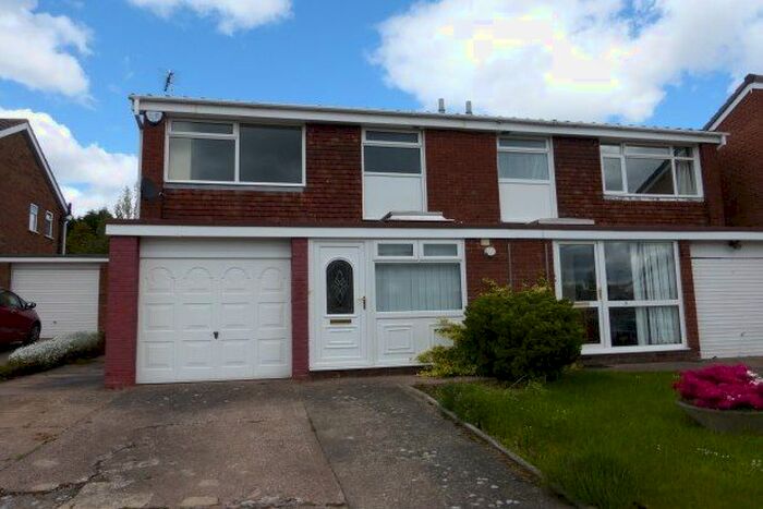 3 Bedroom Semi-Detached House To Rent In Crookham Close, Birmingham B17