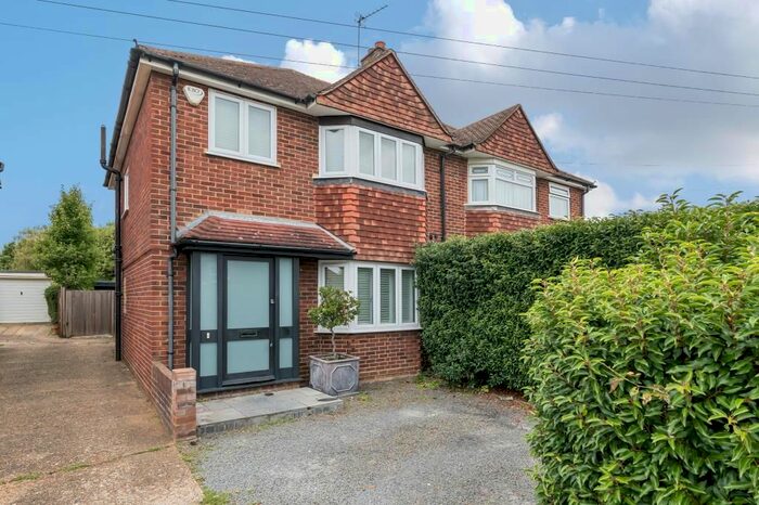 3 Bedroom Semi-Detached House To Rent In Cumbernauld Gardens, Sunbury-On-Thames, TW16