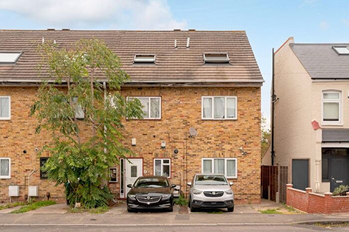 4 Bedroom Terraced House To Rent In Lyveden Road, Tooting, London, SW17