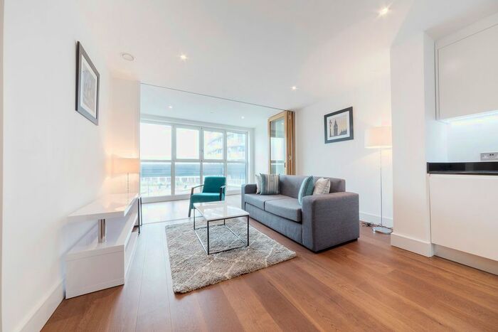 2 Bedroom Flat To Rent In Gateway Tower, Western Gateway, Royal Victoria, London, E16