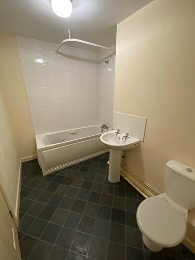 1 Bedroom Flat To Rent In Winchester Avenue, Leicester, LE3