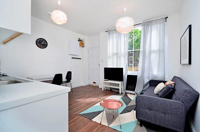 1 Bedroom Flat To Rent In Nevill Road, Stoke Newington, London, N16