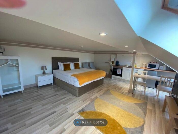 Studio To Rent In Harlestone Road, Northampton, NN5