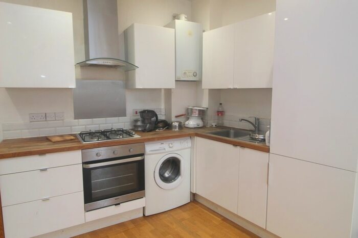 1 Bedroom Flat To Rent In The Parade, High Street, Watford, Hertfordshire, WD17