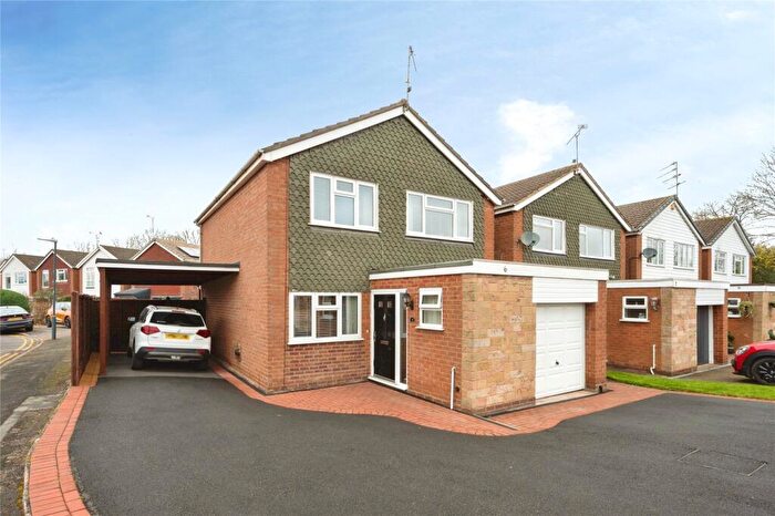 3 Bedroom Detached House For Sale In Pembroke Close, Warwick, Warwickshire, CV34