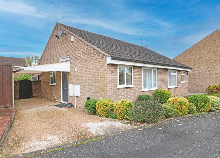 2 Bedroom Semi-Detached Bungalow For Sale In Garden Field, Hatfield Peverel, Chelmsford, CM3