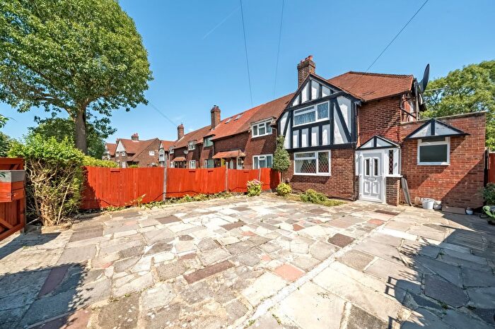 3 Bedroom End Terrace House To Rent In Middle Park Avenue, London, SE9