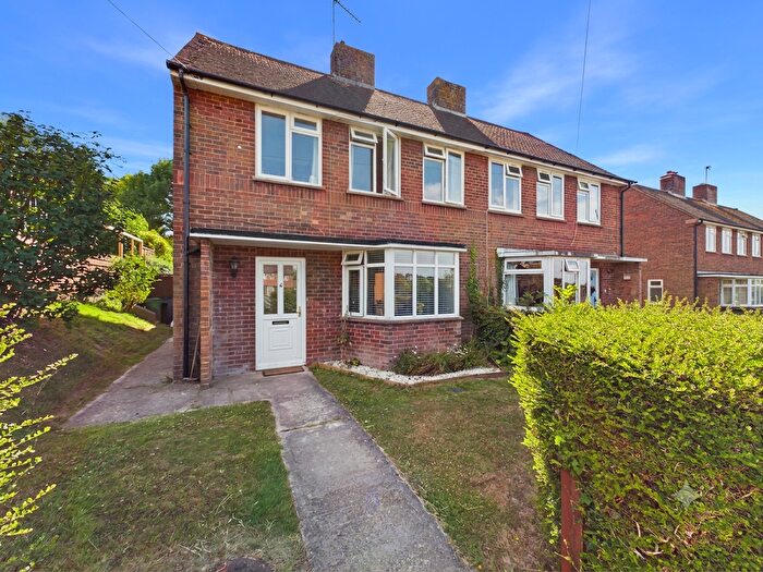 3 Bedroom Semi Detached House For Sale In Chestnut Road, Princes Risborough, Buckinghamshire, HP27
