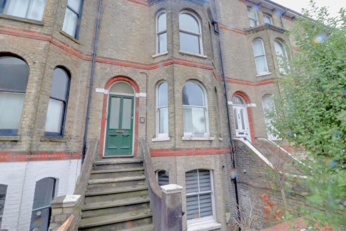 1 Bedroom Flat To Rent In Gladstone Terrace, Brighton, BN2