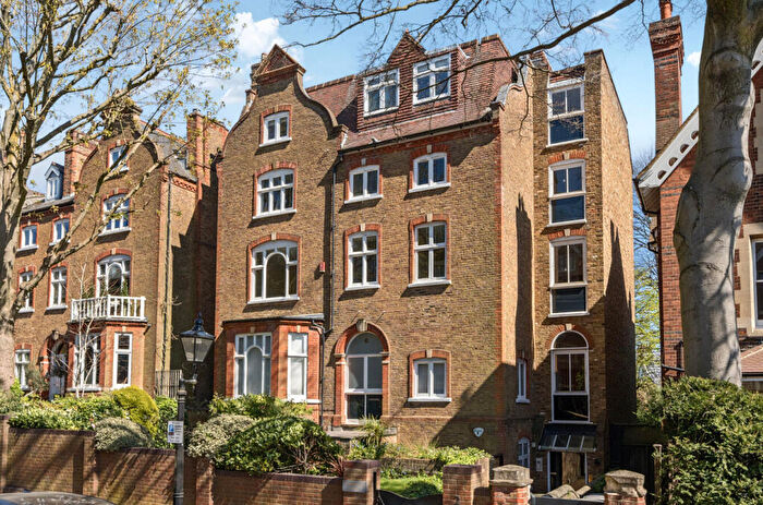 3 Bedroom Apartment For Sale In Holford Road, Hampstead Village, NW3