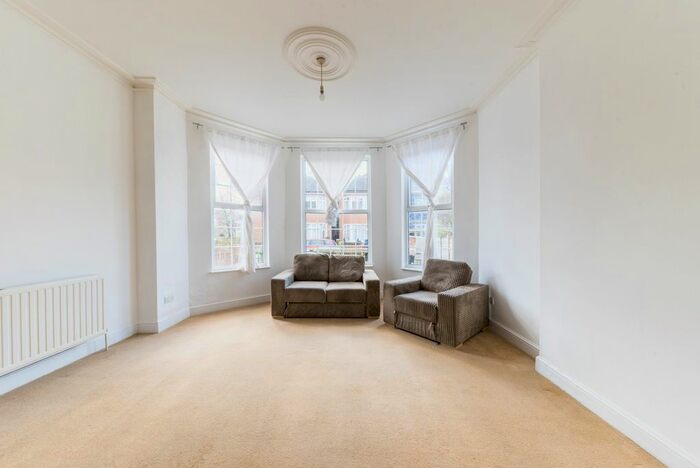 2 Bedroom Flat To Rent In Okehampton Road, Kensal Rise, NW10