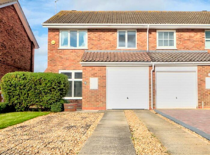 3 Bedroom End Of Terrace House For Sale In Oathill Close, Brixworth, Northampton, NN6