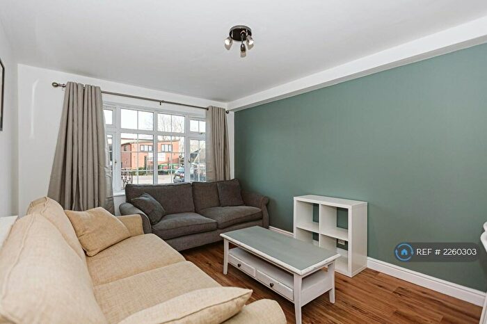 6 Bedroom Detached House To Rent In Cameron Walk, Bristol, BS7