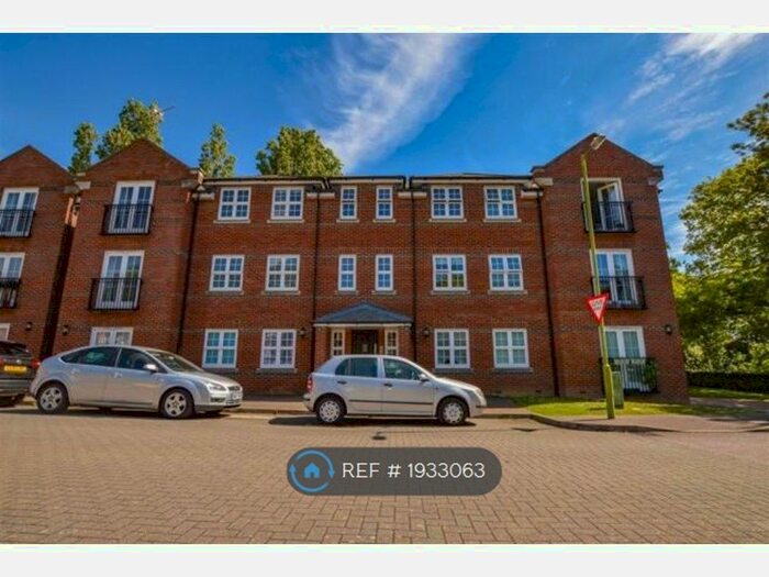2 Bedroom Flat To Rent In Napsbury Park, St. Albans, AL2