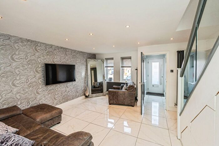 3 Bedroom Semi-Detached House For Sale In Amber Gardens, Wigan, WN2