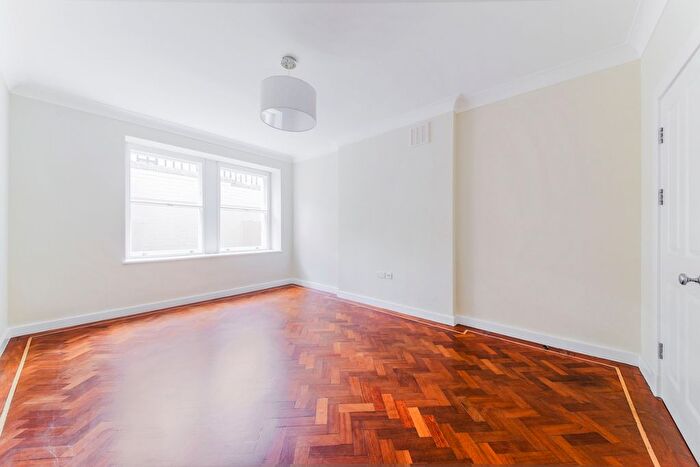 3 Bedroom Flat To Rent In Bedford Court Mansions, Adeline Place, London, Greater London, WC1B