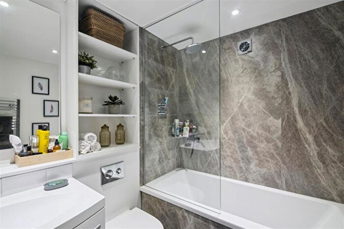 2 Bedroom Flat To Rent In Arklow Road, New Cross, SE14
