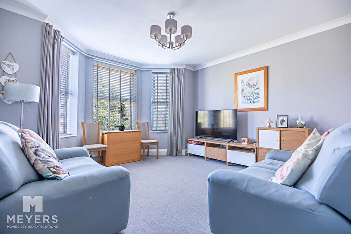 2 Bedroom Flat For Sale In Portchester Road, Bournemouth, BH8