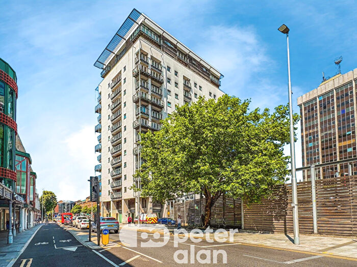 2 Bedroom Apartment To Rent In The Aspect, Queen Street, Cardiff, CF10