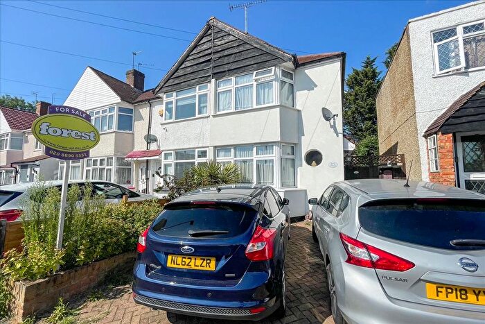 2 Bedroom End Of Terrace House For Sale In Fernside Avenue, Hanworth, Middlesex, TW13