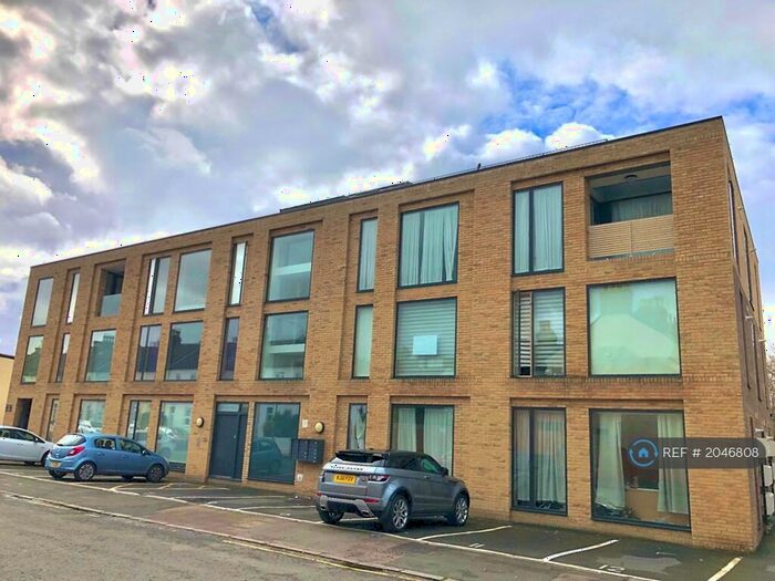 2 Bedroom Flat To Rent In Napoleon House, Bromley, BR1