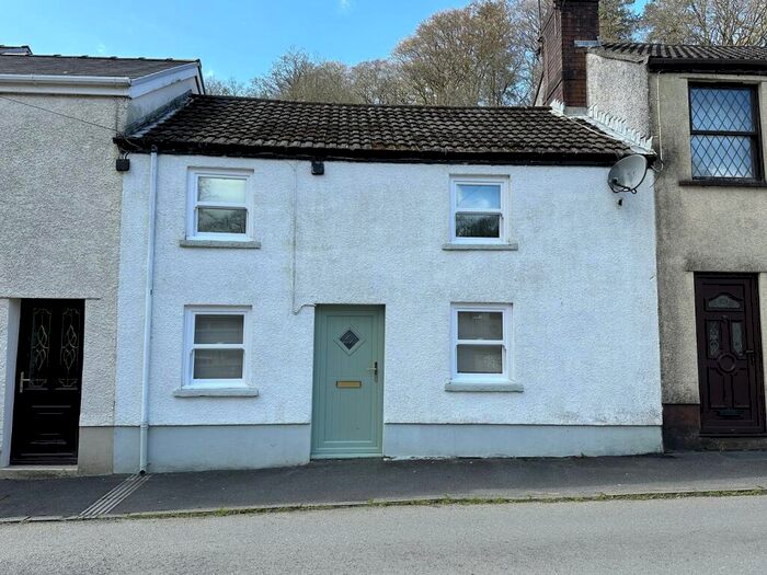 2 Bedroom Terraced House To Rent In Heol Giedd, Cwmgiedd, Ystradgynlais, Swansea., SA9
