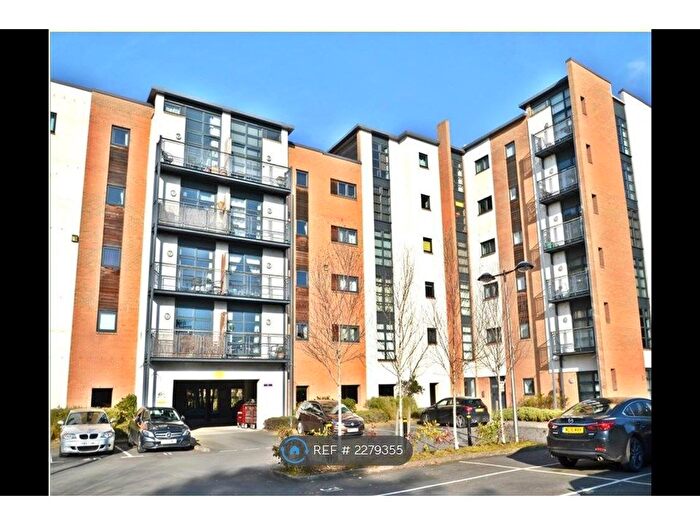 2 Bedroom Flat To Rent In Manor Court, Manchester, M22