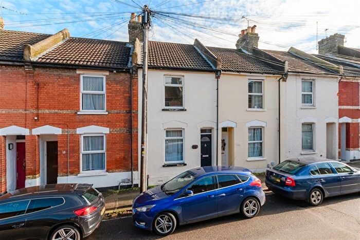 3 Bedroom Terraced House For Sale In Catherine Street, Rochester, Kent, ME1