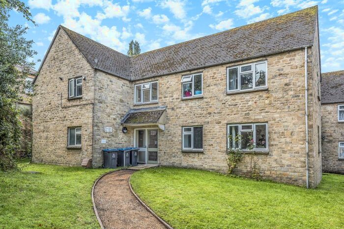 1 Bedroom Apartment To Rent In Town Center, Chipping Norton, OX7