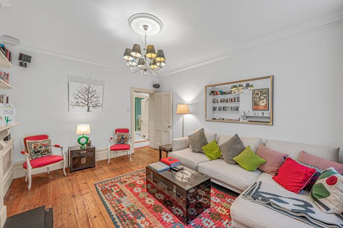 2 Bedroom Flat For Sale In Broad Court, Aldwych, WC2B