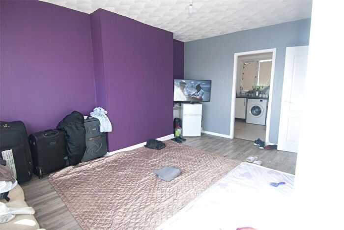 3 Bedroom Apartment For Sale In Storrington Avenue, Liverpool, Merseyside, L11