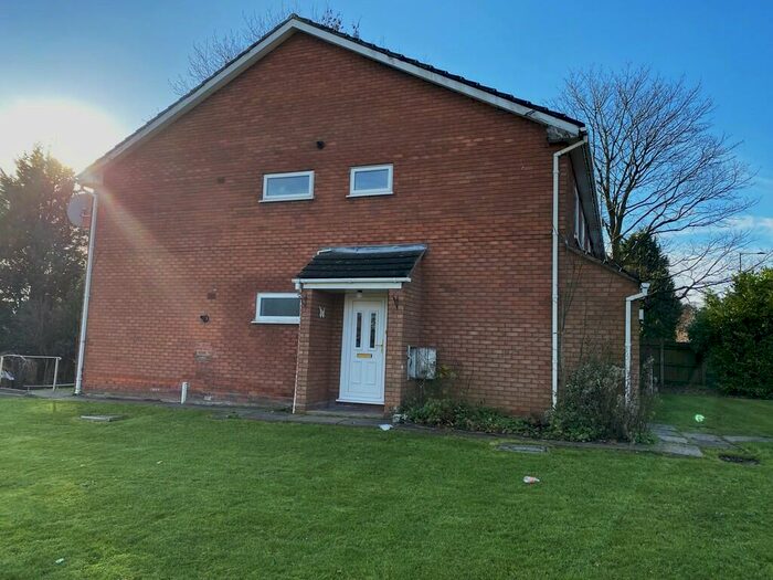 2 Bedroom Flat To Rent In Cornerways, Flat Hagley Road, B17