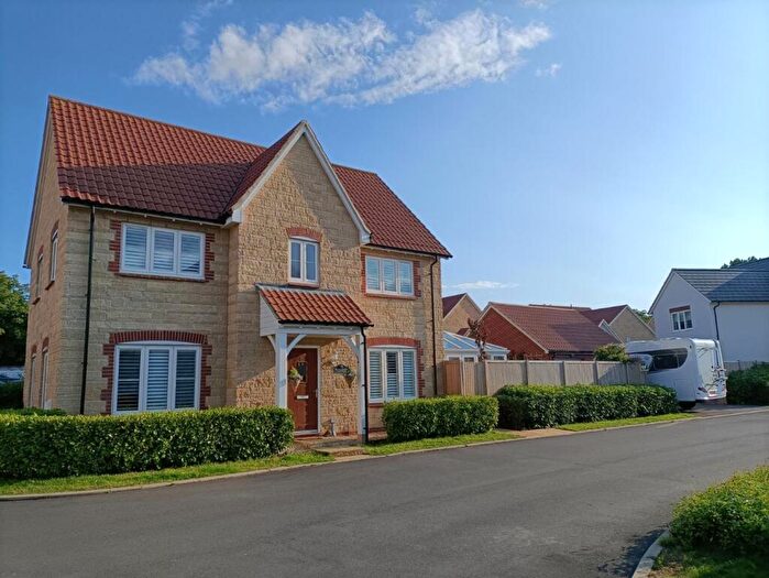 4 Bedroom Detached House For Sale In Studley Gardens, Studley, Calne, SN11