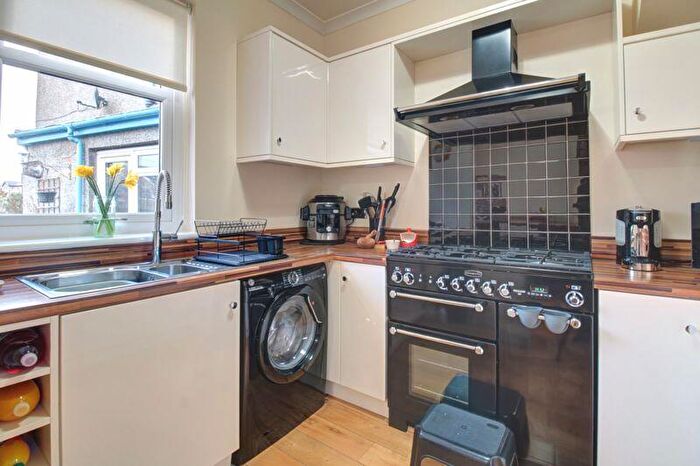 3 Bedroom Terraced House For Sale In Dumbuck Road, Dumbarton, G82