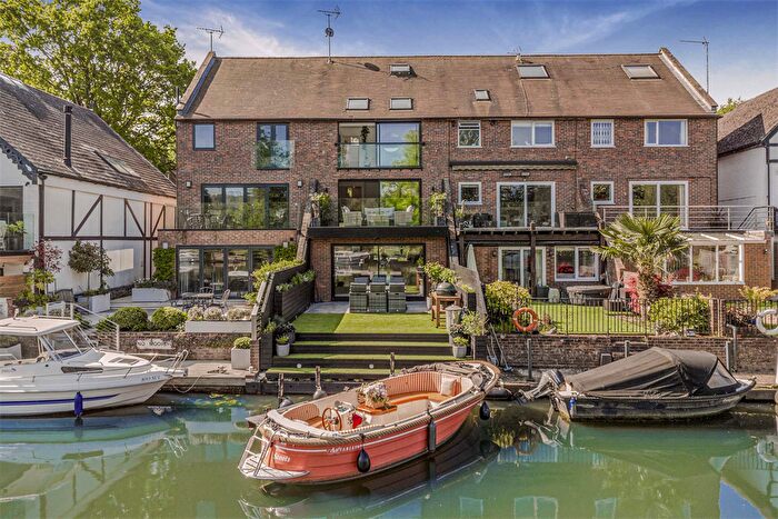 4 Bedroom Terraced House For Sale In The Old Boathouse, Pangbourne On Thames, RG8