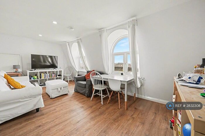 2 Bedroom Flat To Rent In Drayton Park, London, N5