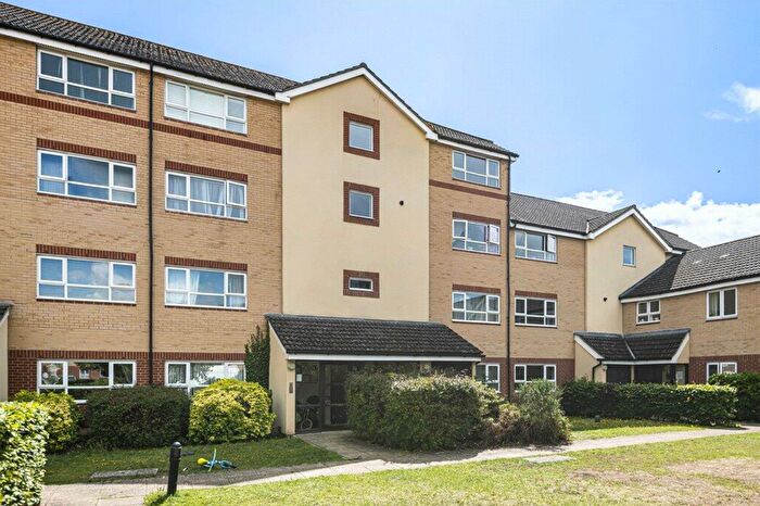 2 Bedroom Flat To Rent In Chertsey Road, Feltham, Greater London, TW13