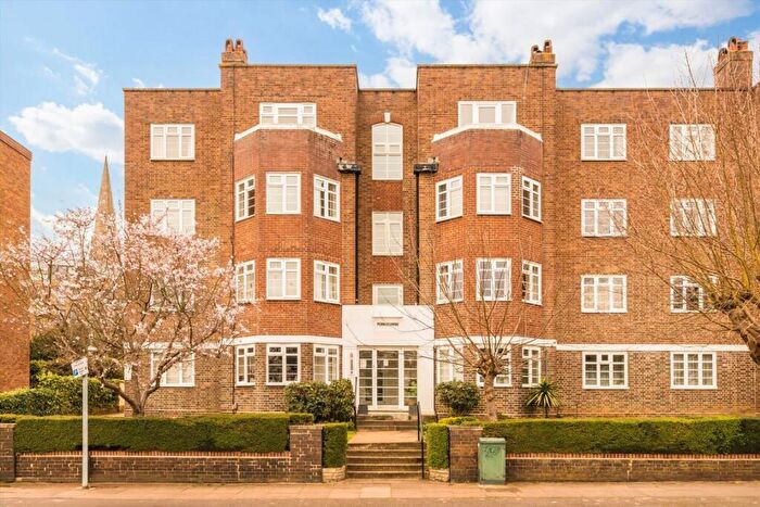 2 Bedroom Flat For Sale In Adelaide Road, Surbiton, KT6