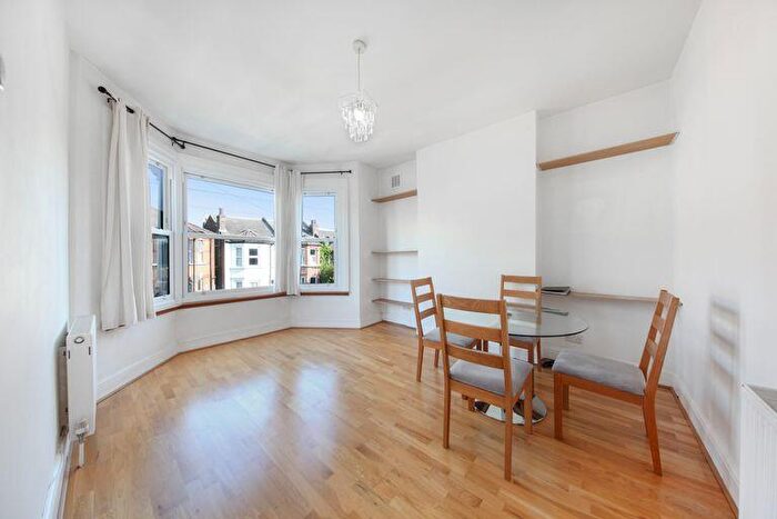 2 Bedroom Flat For Sale In Wolfington Road, West Norwood, London, SE27